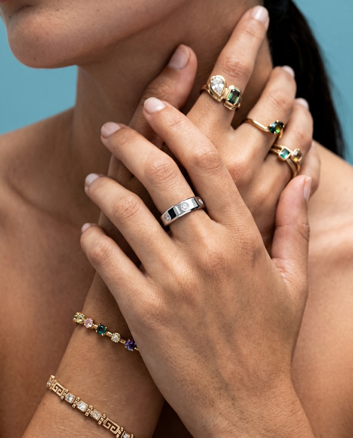Halo Ring 4 smart ring, lifestyle photo 1 - Celestial Silver